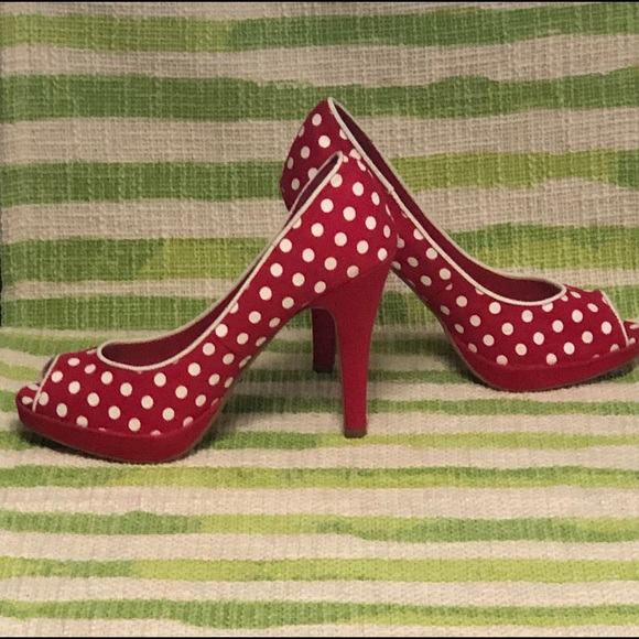 Heels - Picture 4 of 4